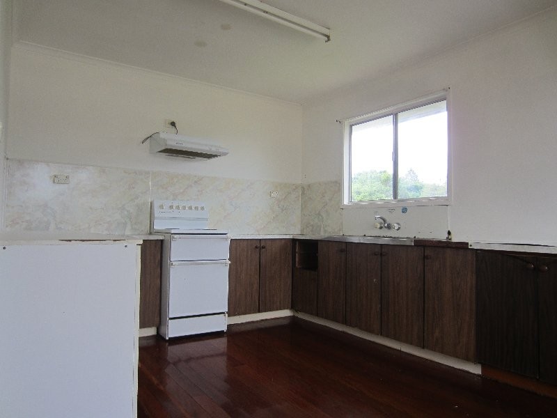 10 Warner Street, Raceview QLD 4305