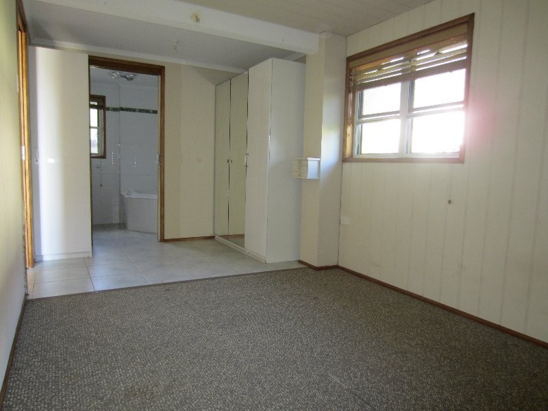 10 Warner Street, Raceview QLD 4305