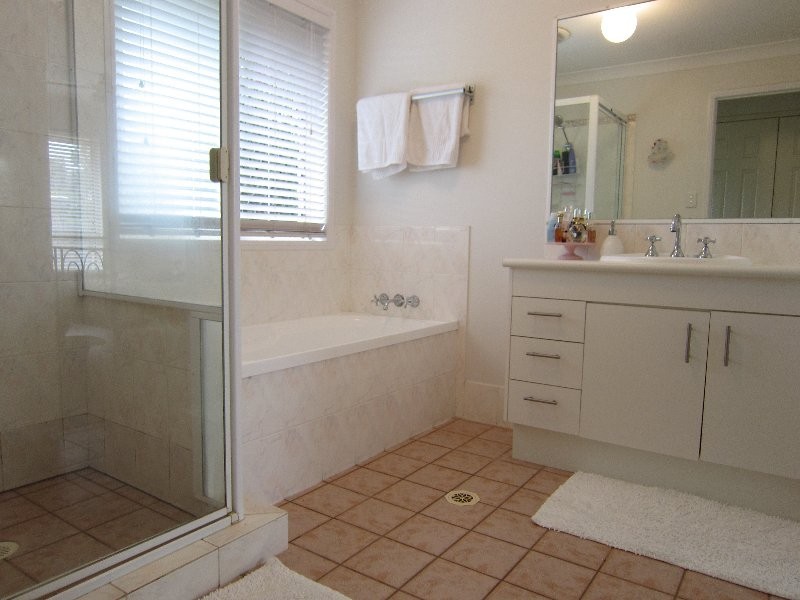 9 Elmhurst Crescent, Flinders View QLD 4305