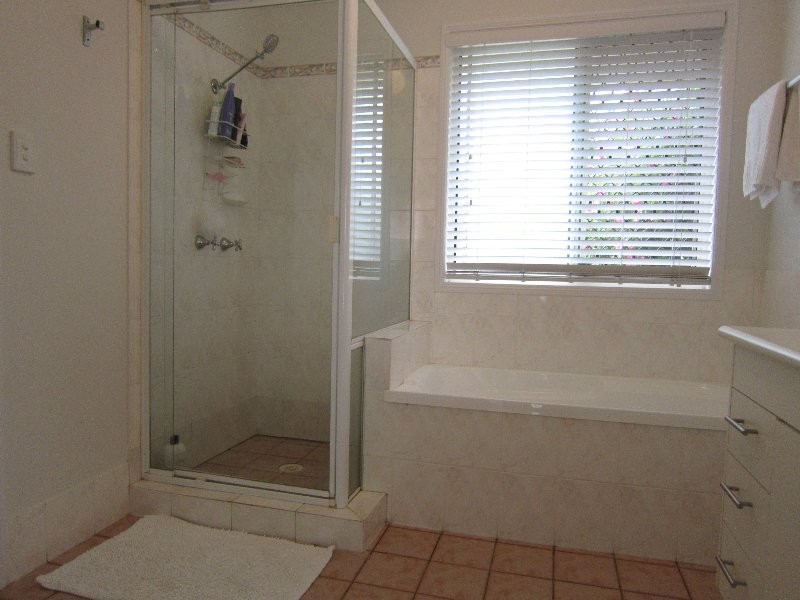 9 Elmhurst Crescent, Flinders View QLD 4305