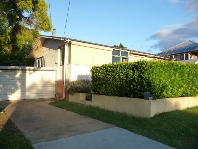 216 Warwick Road, Churchill QLD 4305