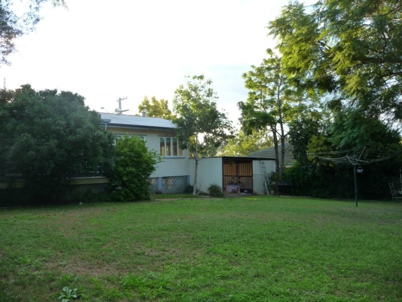 216 Warwick Road, Churchill QLD 4305