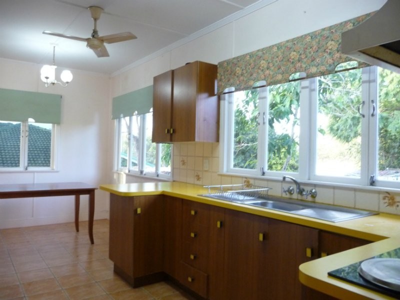 216 Warwick Road, Churchill QLD 4305