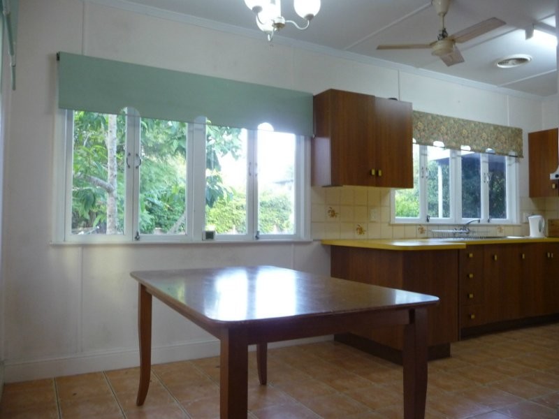 216 Warwick Road, Churchill QLD 4305