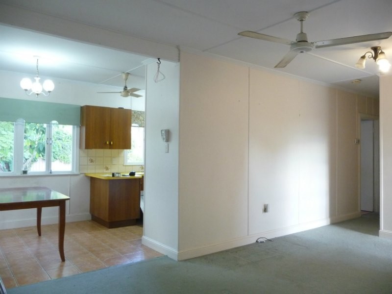 216 Warwick Road, Churchill QLD 4305