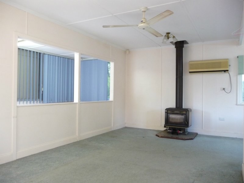 216 Warwick Road, Churchill QLD 4305