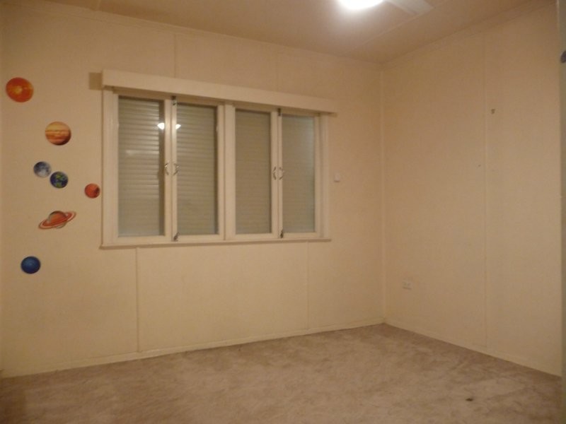 216 Warwick Road, Churchill QLD 4305