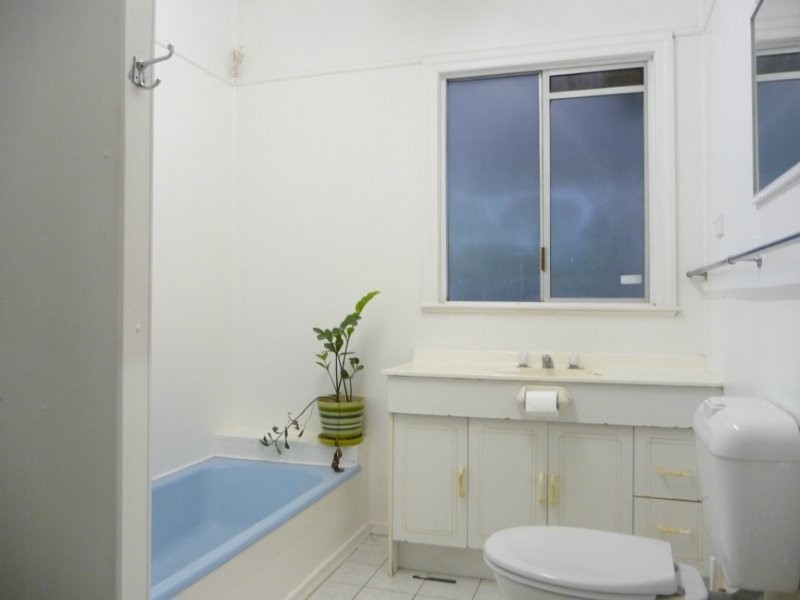 216 Warwick Road, Churchill QLD 4305