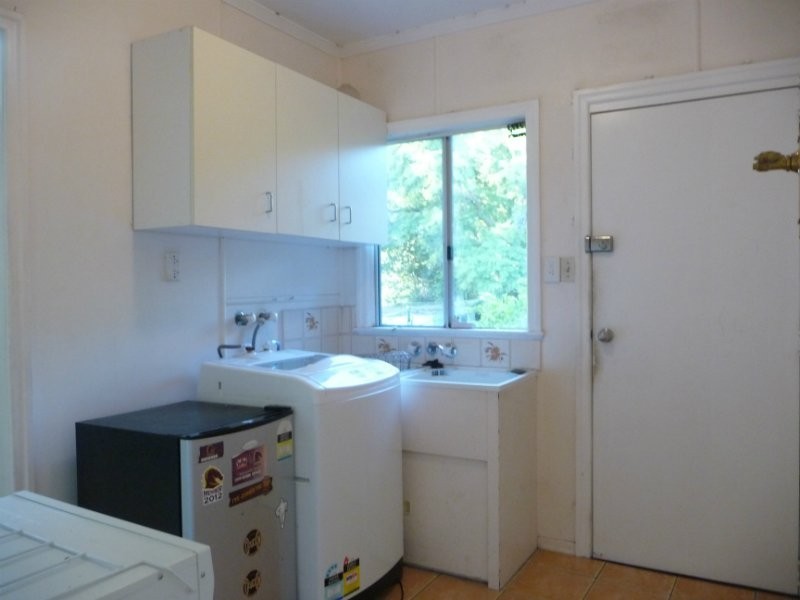 216 Warwick Road, Churchill QLD 4305