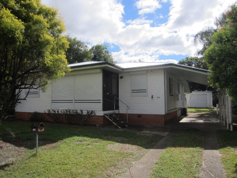 38 Robertson Road, Eastern Heights QLD 4305