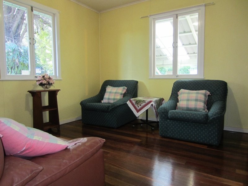38 Robertson Road, Eastern Heights QLD 4305