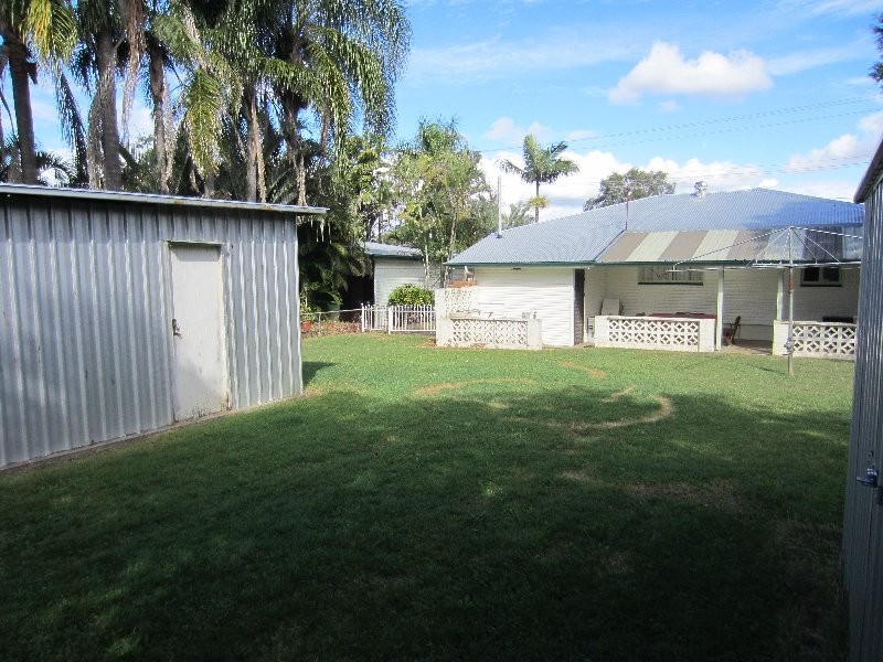 38 Robertson Road, Eastern Heights QLD 4305