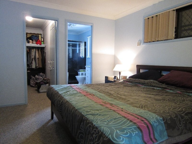 6 Pepperina Street, Flinders View QLD 4305