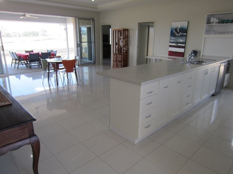 27 Ivory Close, Peak Crossing QLD 4306