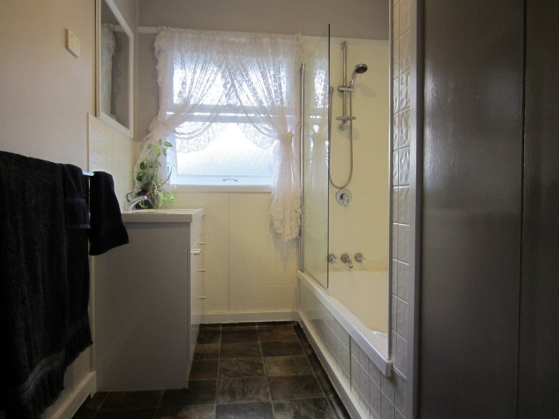 52 Flinders Drive, Leichhardt QLD 4305