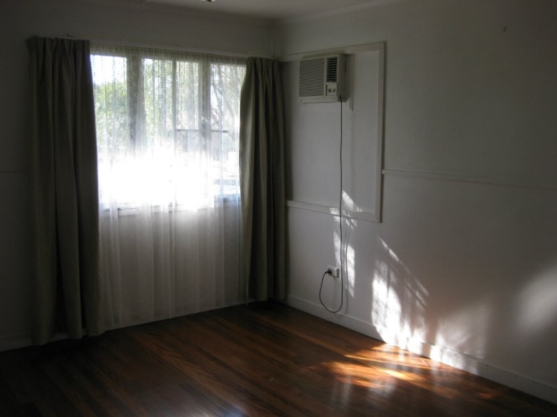 23 Crosshill Street, Leichhardt QLD 4305