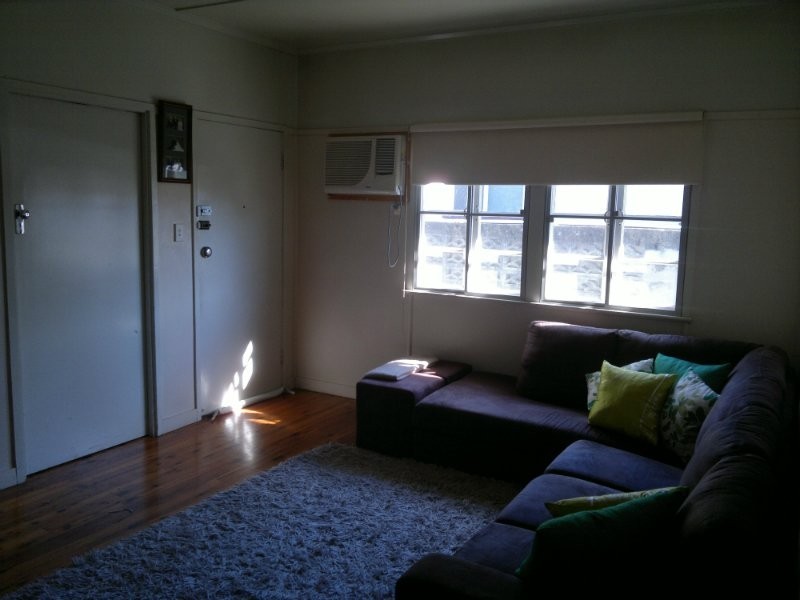 17 Ernest Street, Leichhardt QLD 4305