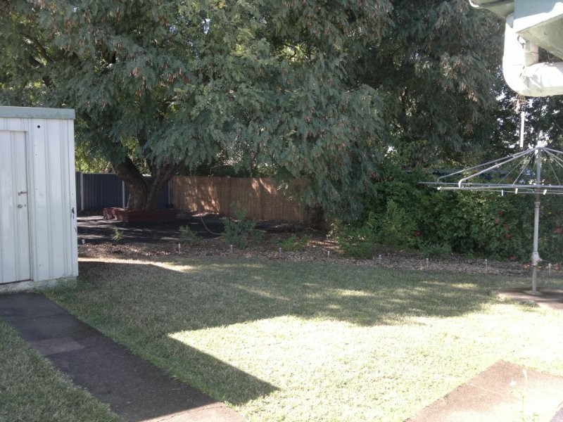 17 Ernest Street, Leichhardt QLD 4305