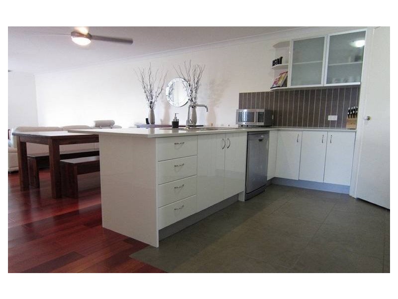 2/5 Lagoona Court, Churchill QLD 4305