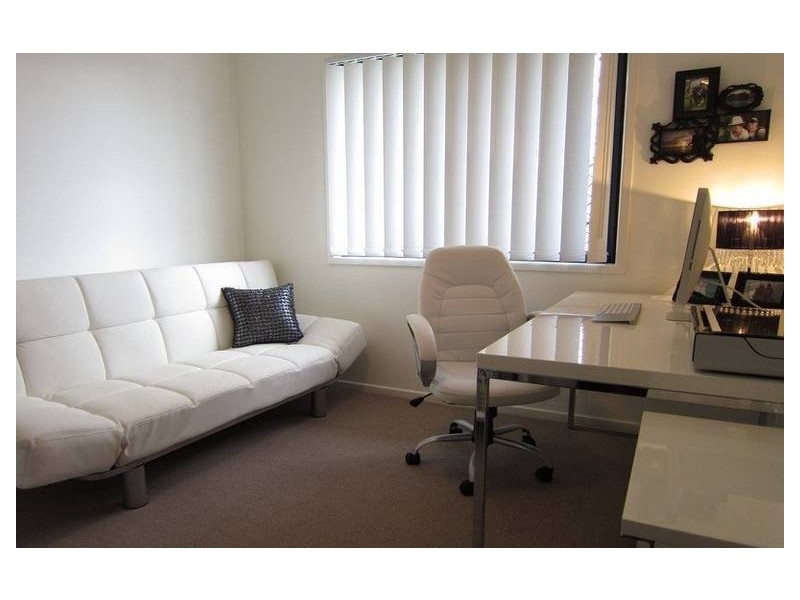 2/5 Lagoona Court, Churchill QLD 4305