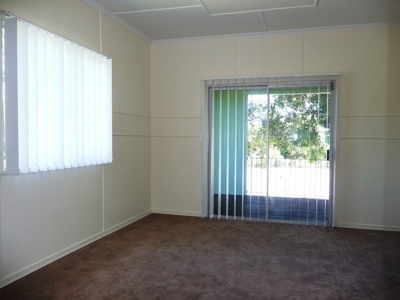 1 Bottomley Street, Brassall QLD 4305