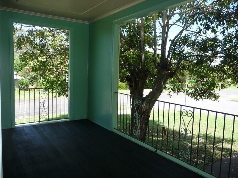 1 Bottomley Street, Brassall QLD 4305