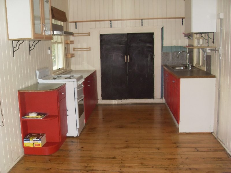 12 River Road, Bundamba QLD 4304