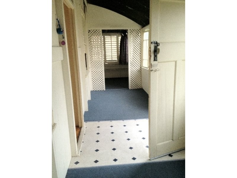 12 River Road, Bundamba QLD 4304