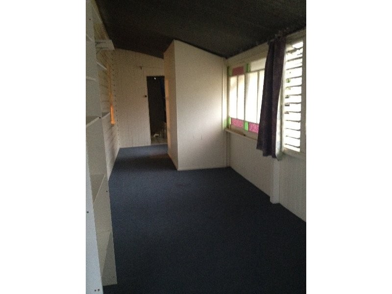 12 River Road, Bundamba QLD 4304