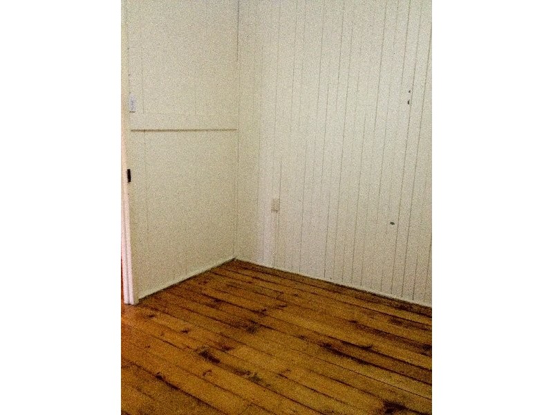 12 River Road, Bundamba QLD 4304