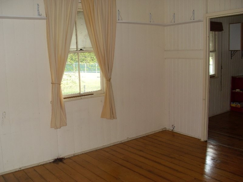 12 River Road, Bundamba QLD 4304