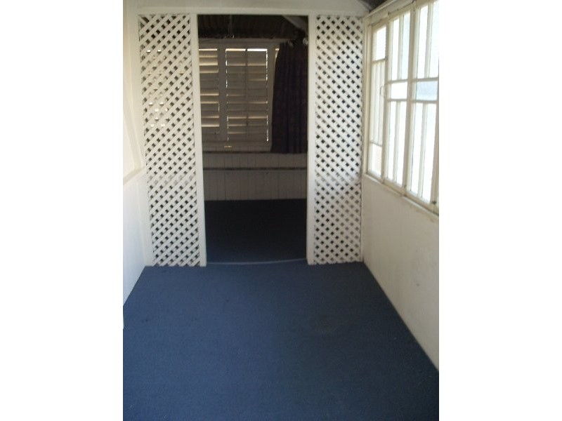 12 River Road, Bundamba QLD 4304