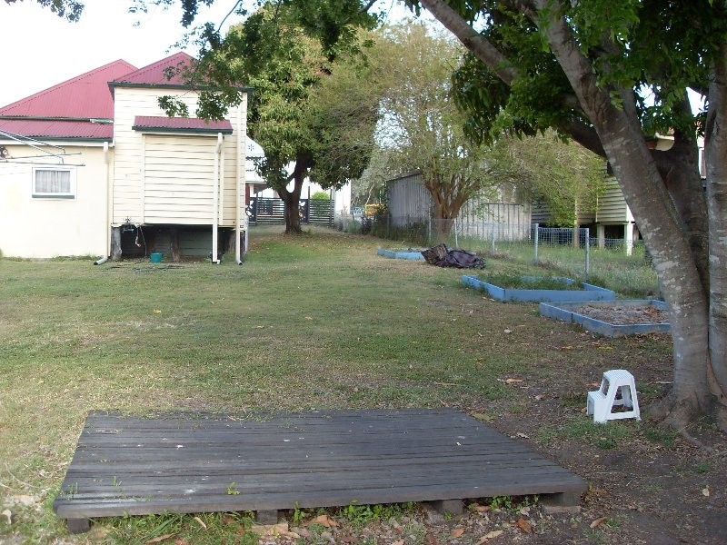 12 River Road, Bundamba QLD 4304