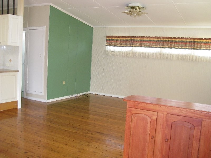 8 Lower McCormack Street, Bundamba QLD 4304