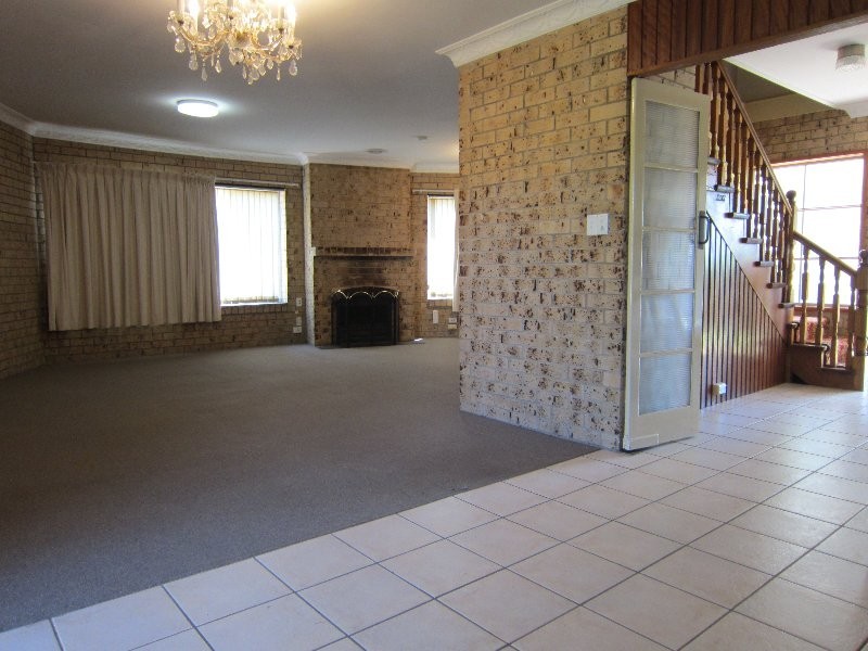 39 Glebe Road, Newtown QLD 4305