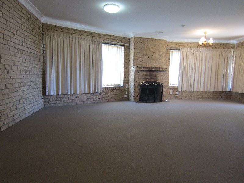 39 Glebe Road, Newtown QLD 4305