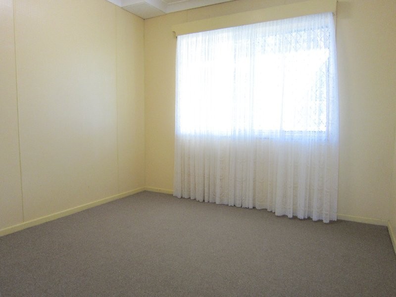 39 Glebe Road, Newtown QLD 4305