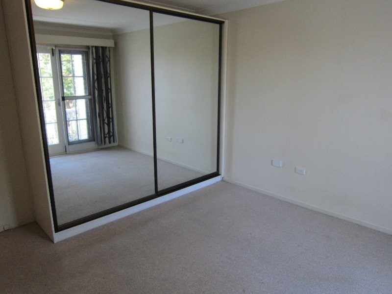 39 Glebe Road, Newtown QLD 4305