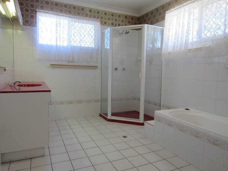 39 Glebe Road, Newtown QLD 4305