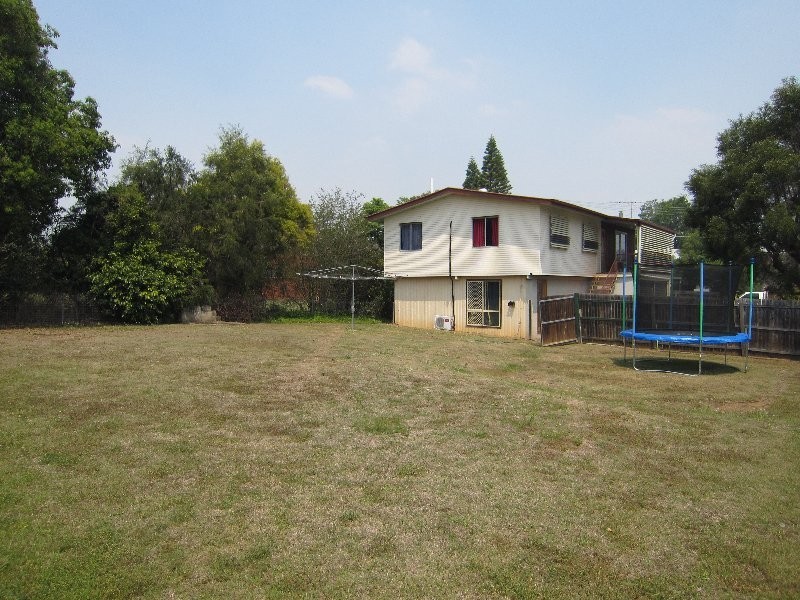 1 Eileen Street, Flinders View QLD 4305