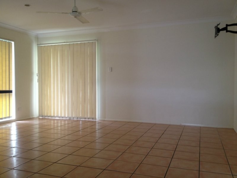 14 Sandhurst Place, Brassall QLD 4305
