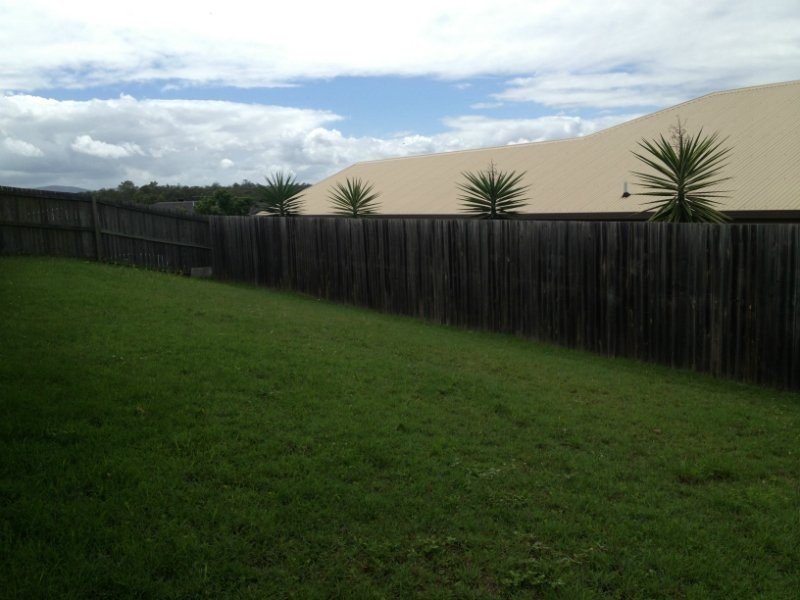 14 Sandhurst Place, Brassall QLD 4305