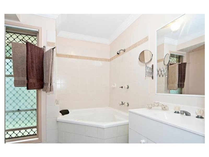 32 Jacana Crescent, Flinders View QLD 4305