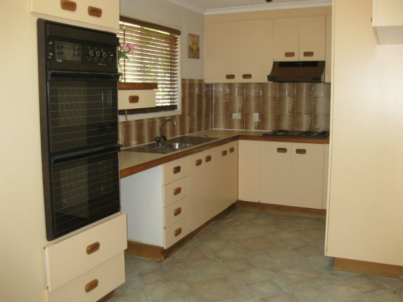 12 Mary Street, Flinders View QLD 4305