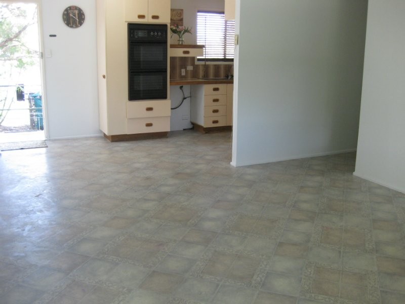 12 Mary Street, Flinders View QLD 4305