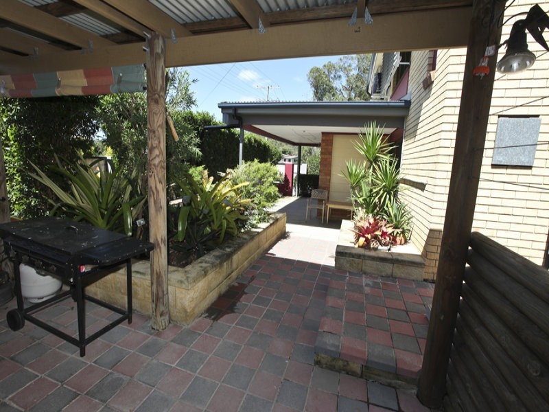 37 FISHER STREET, West Gladstone QLD 4680