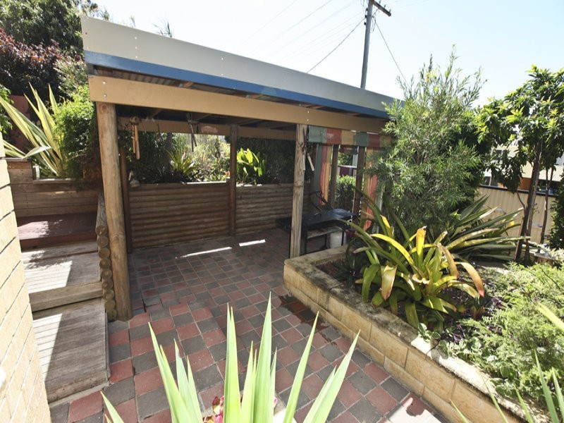 37 FISHER STREET, West Gladstone QLD 4680