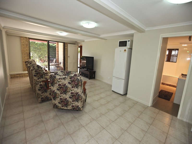 37 FISHER STREET, West Gladstone QLD 4680