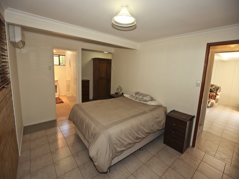 37 FISHER STREET, West Gladstone QLD 4680