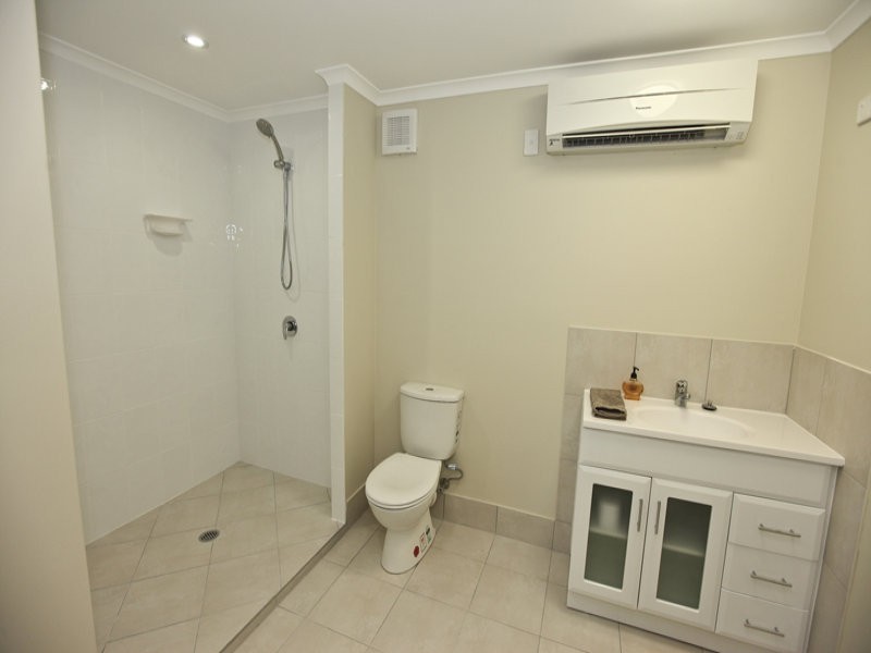 37 FISHER STREET, West Gladstone QLD 4680